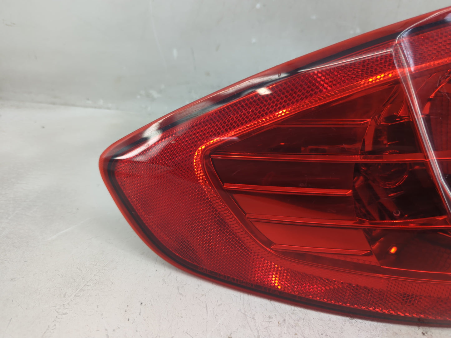 2018-2021 Chevrolet Traverse Tail Light Assembly Driver Left OEM P/N:AE83-13B505-AC Fits Fits 2018 2019 2020 2021 OEM Used A
