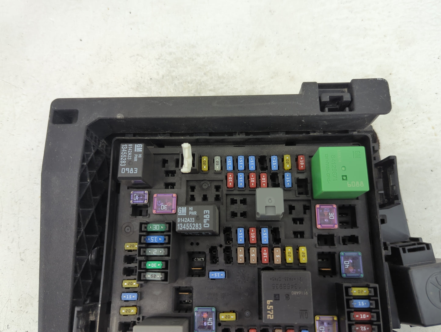 2020-2022 Chevrolet Traverse Fusebox Fuse Box Panel Relay Module P/N:8494 9767 Fits Fits 2019 2020 2021 2022 OEM Used Auto P