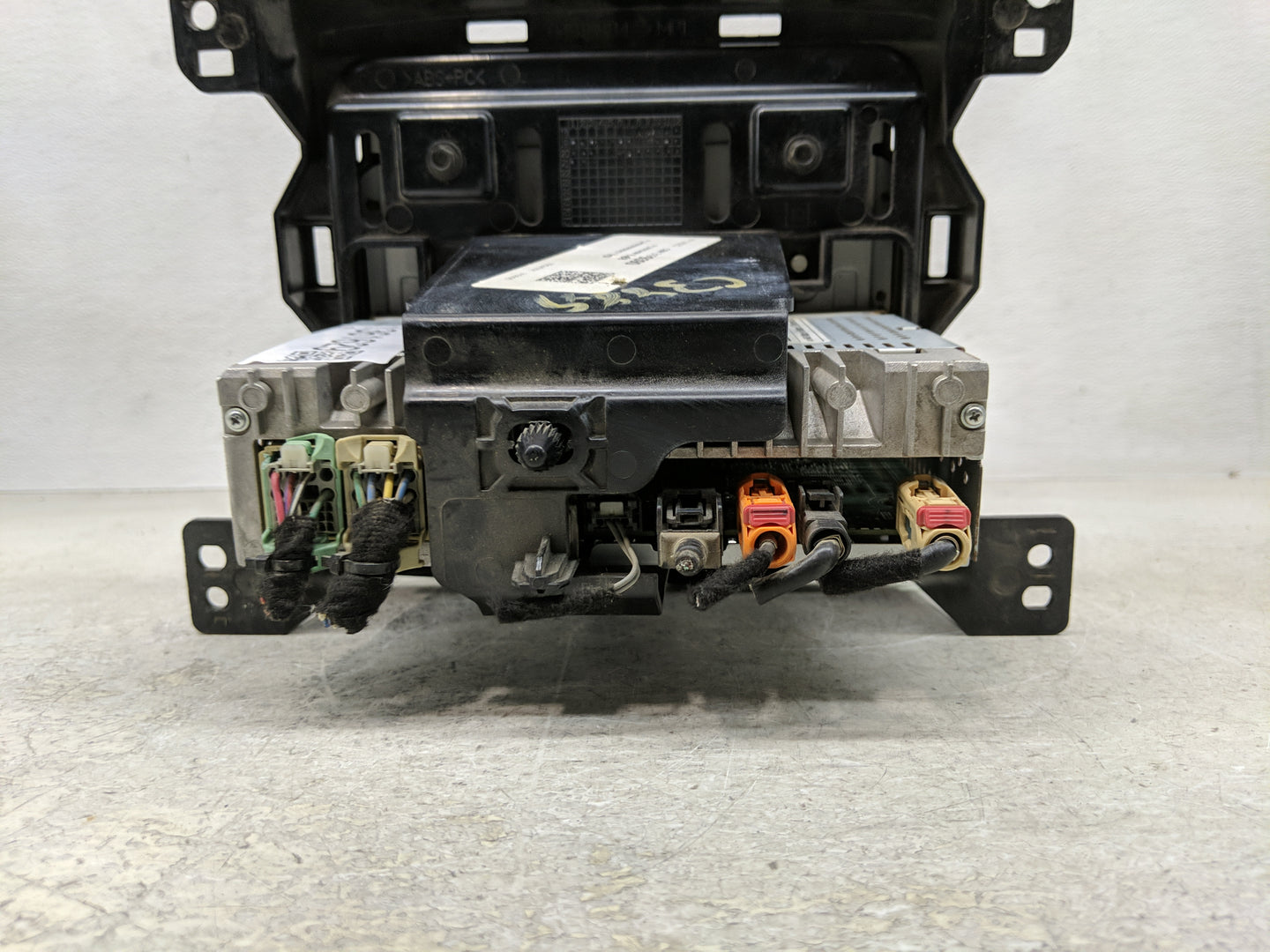 2021-2022 Chevrolet Traverse Radio AM FM Cd Player Receiver Replacement P/N:84776468 Fits Fits 2021 2022 OEM Used Auto Parts