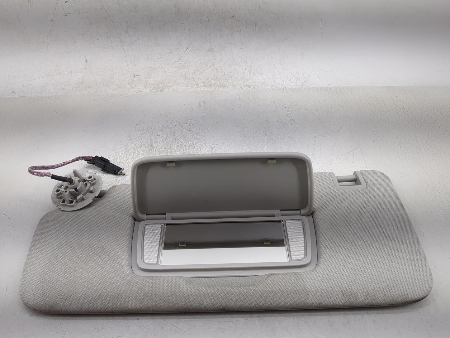 2018-2022 Chevrolet Traverse Sun Visor Shade Replacement Driver Left Mirror Fits Fits 2018 2019 2020 2021 2022 OEM Used Auto