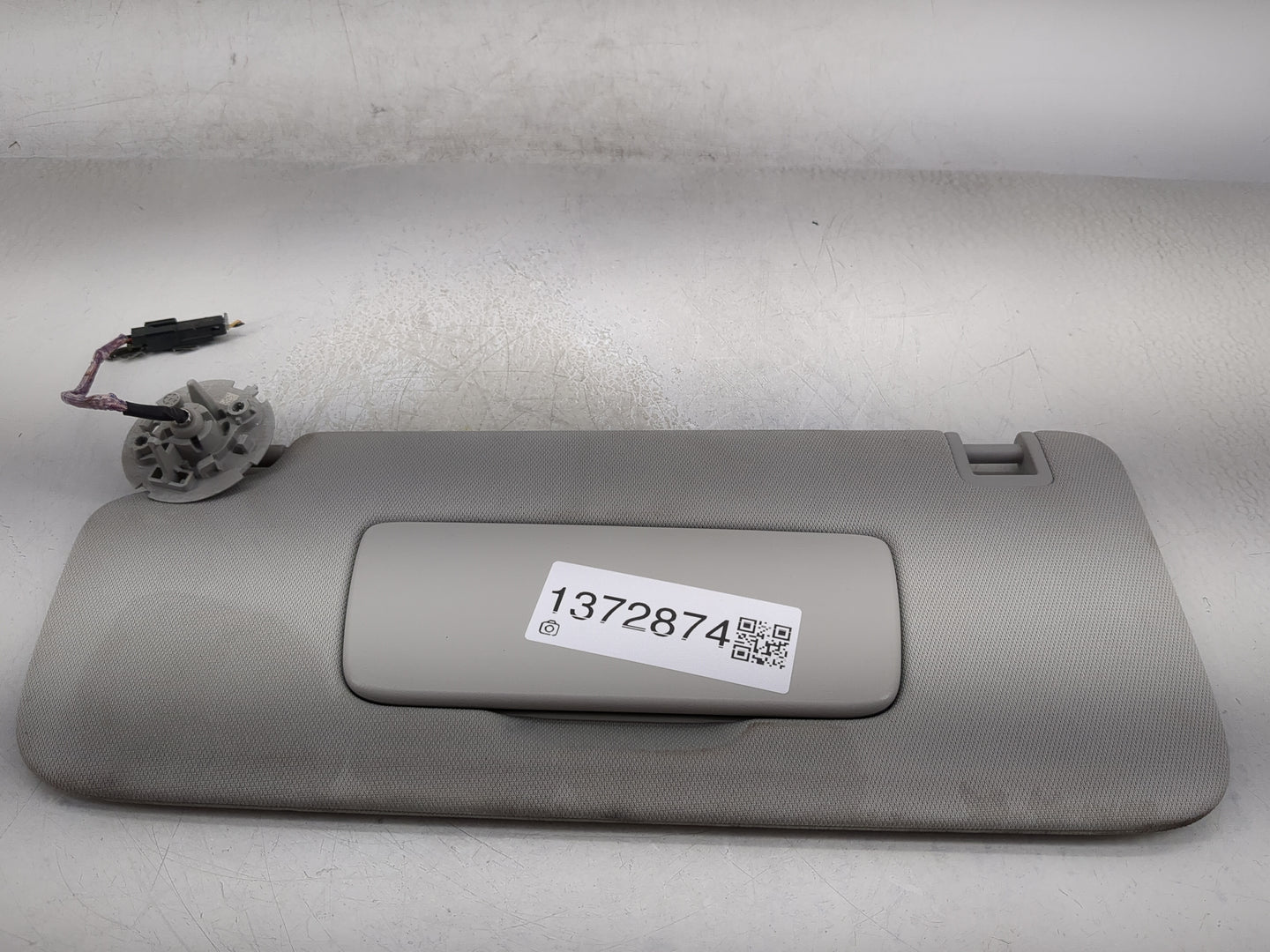 2018-2022 Chevrolet Traverse Sun Visor Shade Replacement Driver Left Mirror Fits Fits 2018 2019 2020 2021 2022 OEM Used Auto