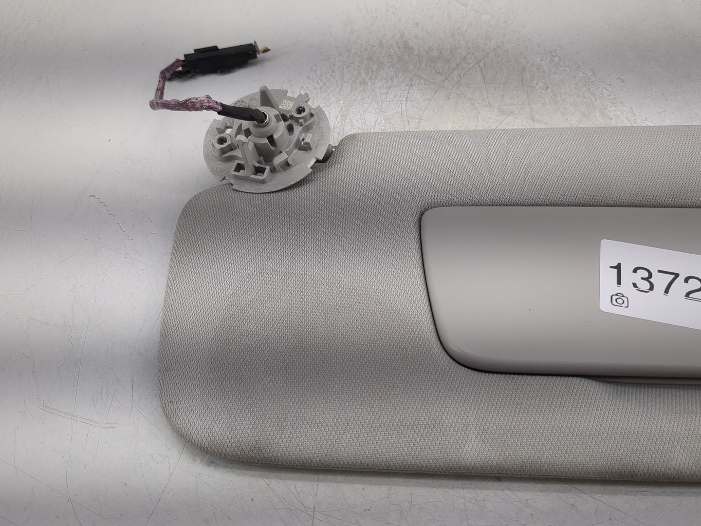 2018-2022 Chevrolet Traverse Sun Visor Shade Replacement Driver Left Mirror Fits Fits 2018 2019 2020 2021 2022 OEM Used Auto