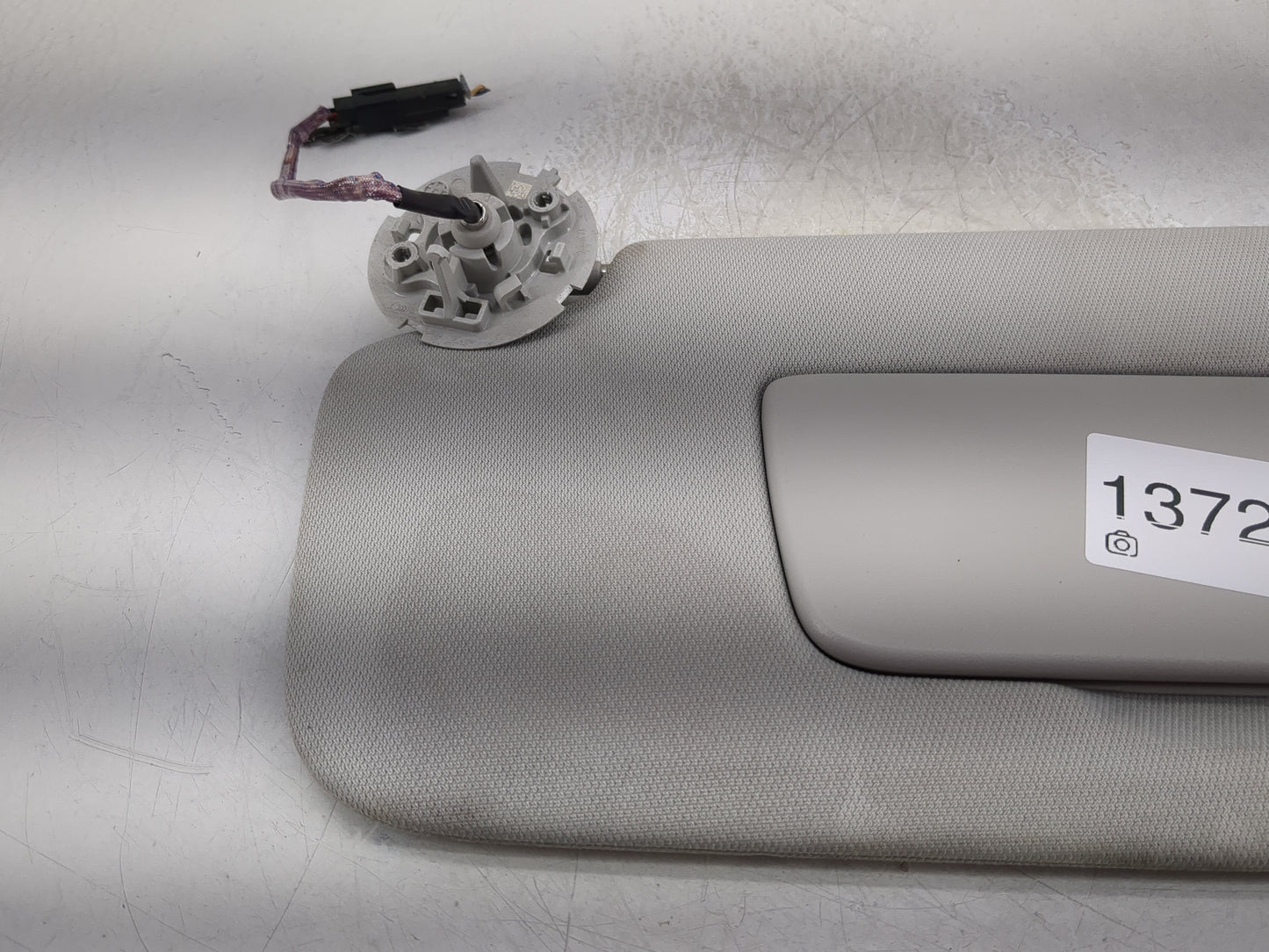2018-2022 Chevrolet Traverse Sun Visor Shade Replacement Driver Left Mirror Fits Fits 2018 2019 2020 2021 2022 OEM Used Auto