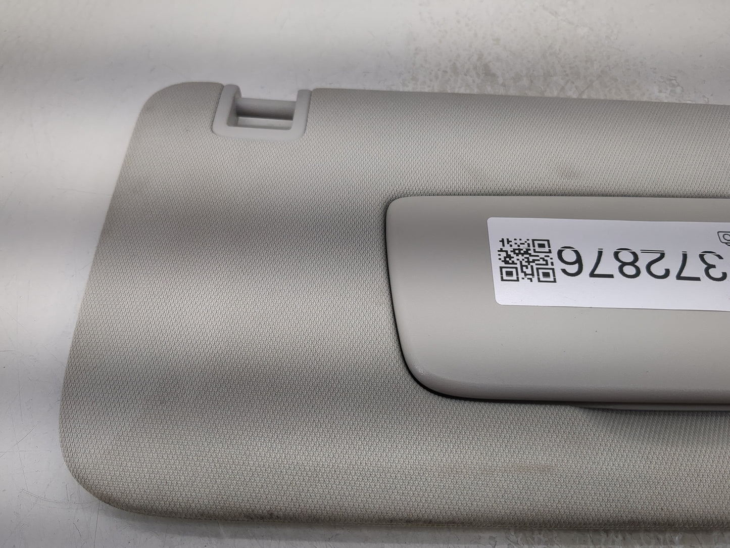 2018-2022 Chevrolet Traverse Sun Visor Shade Replacement Passenger Right Mirror Fits Fits 2018 2019 2020 2021 2022 OEM Used 