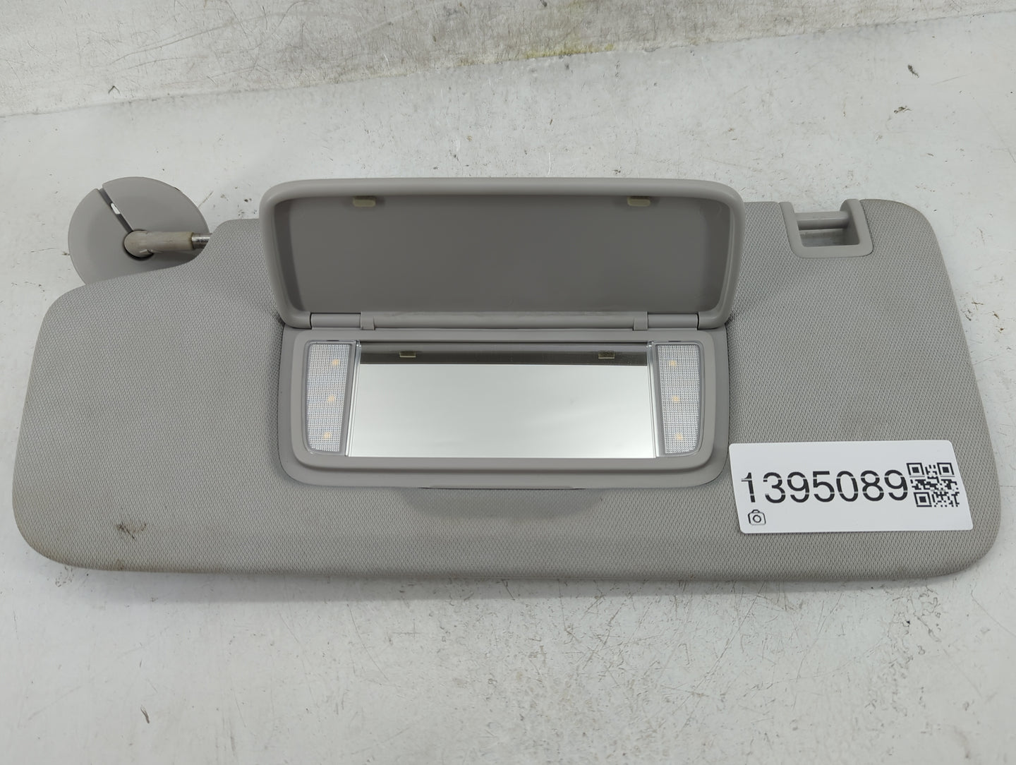 2018-2022 Chevrolet Traverse Sun Visor Shade Replacement Driver Left Mirror Fits Fits 2018 2019 2020 2021 2022 OEM Used Auto