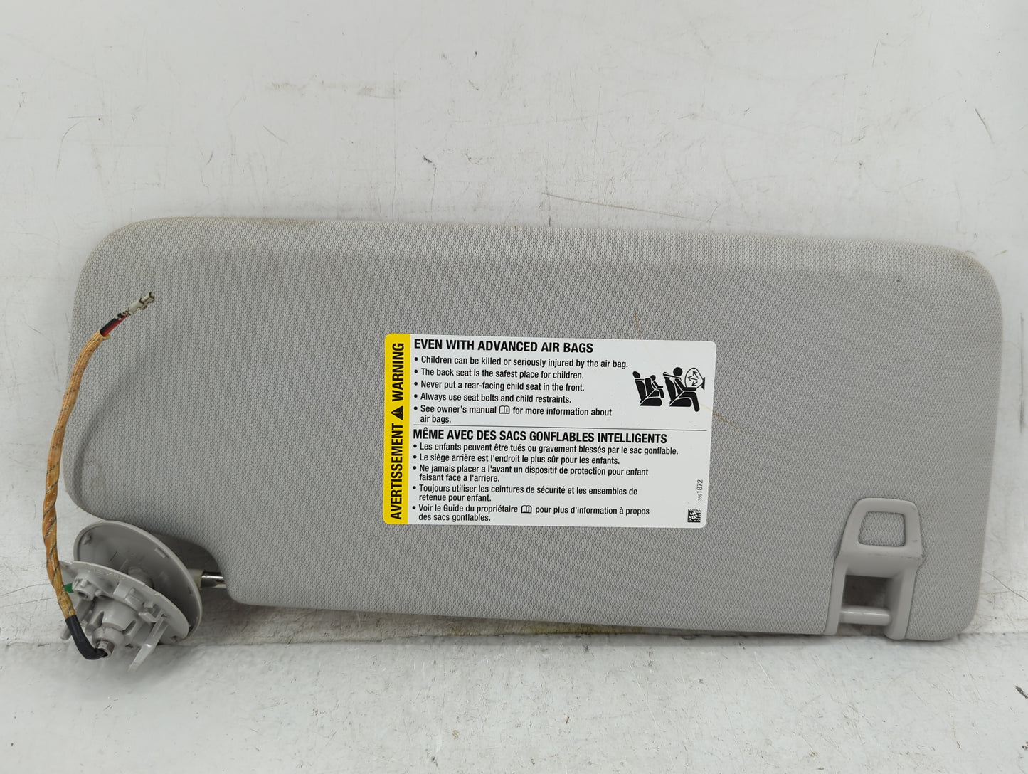 2018-2022 Chevrolet Traverse Sun Visor Shade Replacement Driver Left Mirror Fits Fits 2018 2019 2020 2021 2022 OEM Used Auto