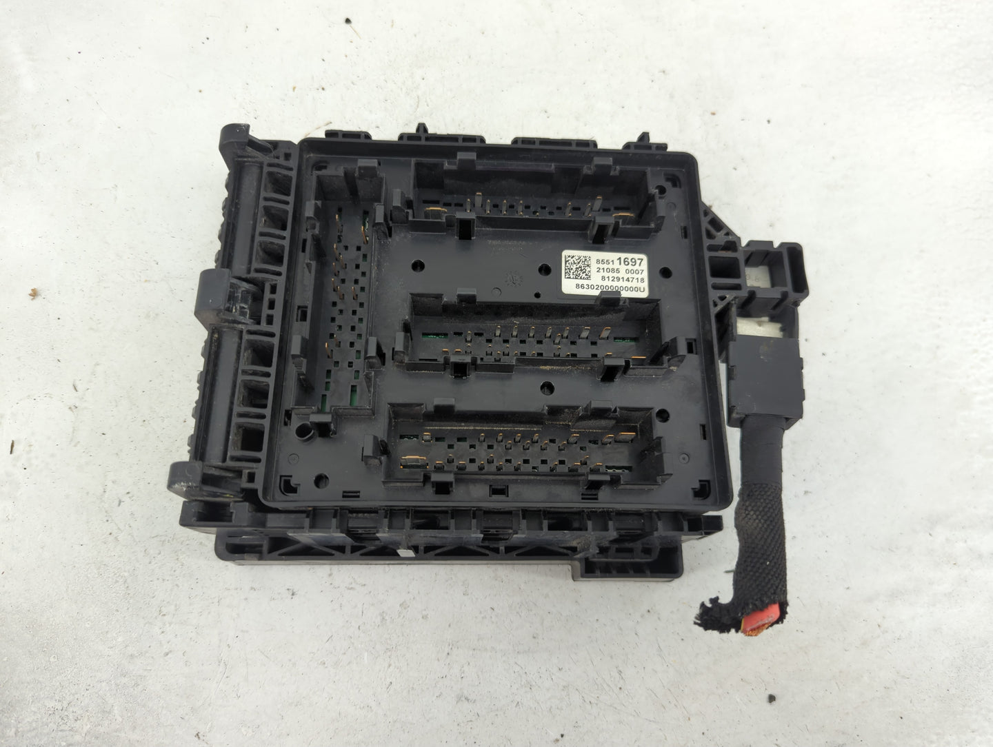 2020-2022 Chevrolet Traverse Fusebox Fuse Box Panel Relay Module P/N:13455283 13468835, 13468834 Fits Fits 2019 2020 2021 20