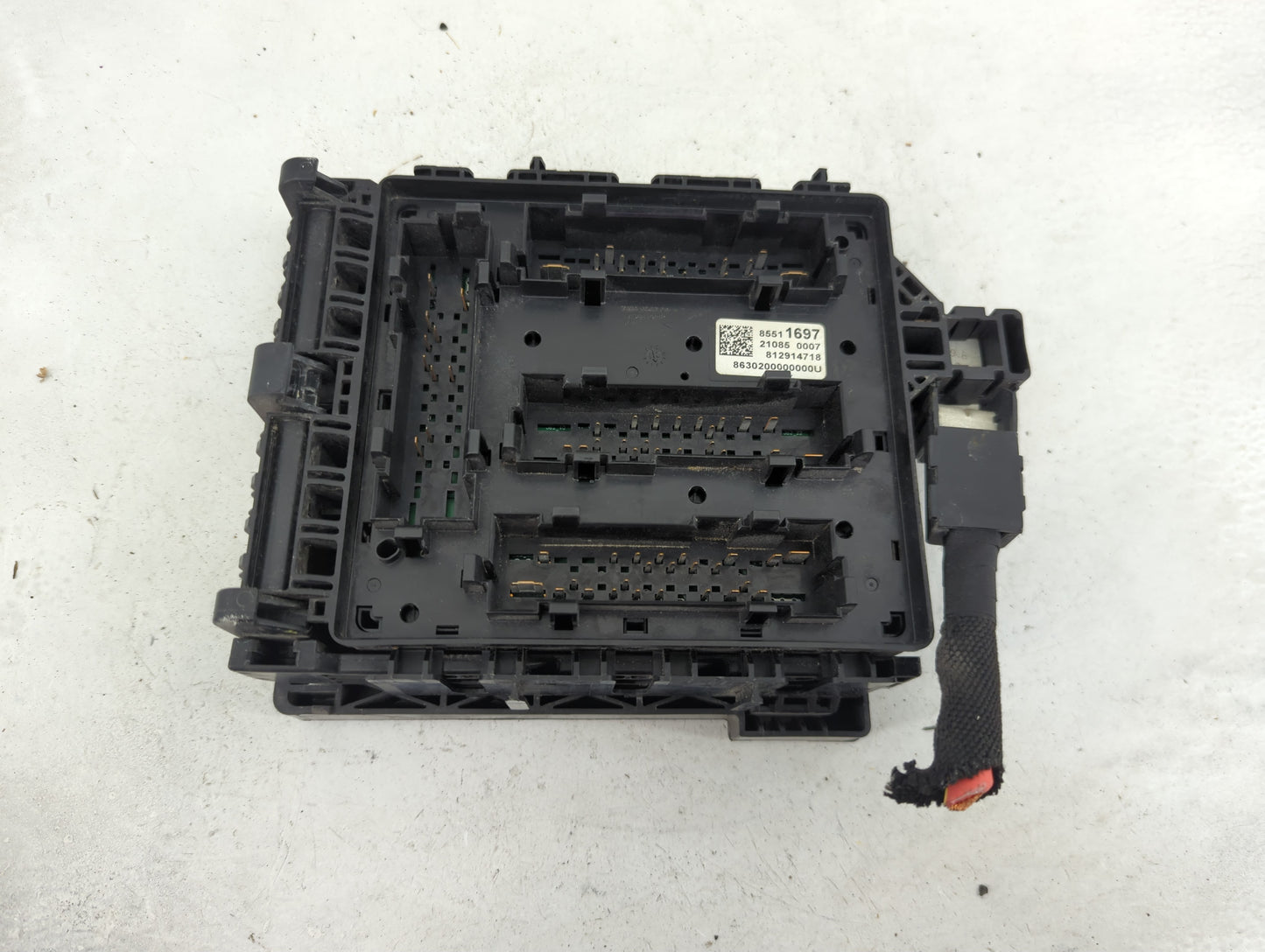2020-2022 Chevrolet Traverse Fusebox Fuse Box Panel Relay Module P/N:13455283 13468835, 13468834 Fits Fits 2019 2020 2021 20
