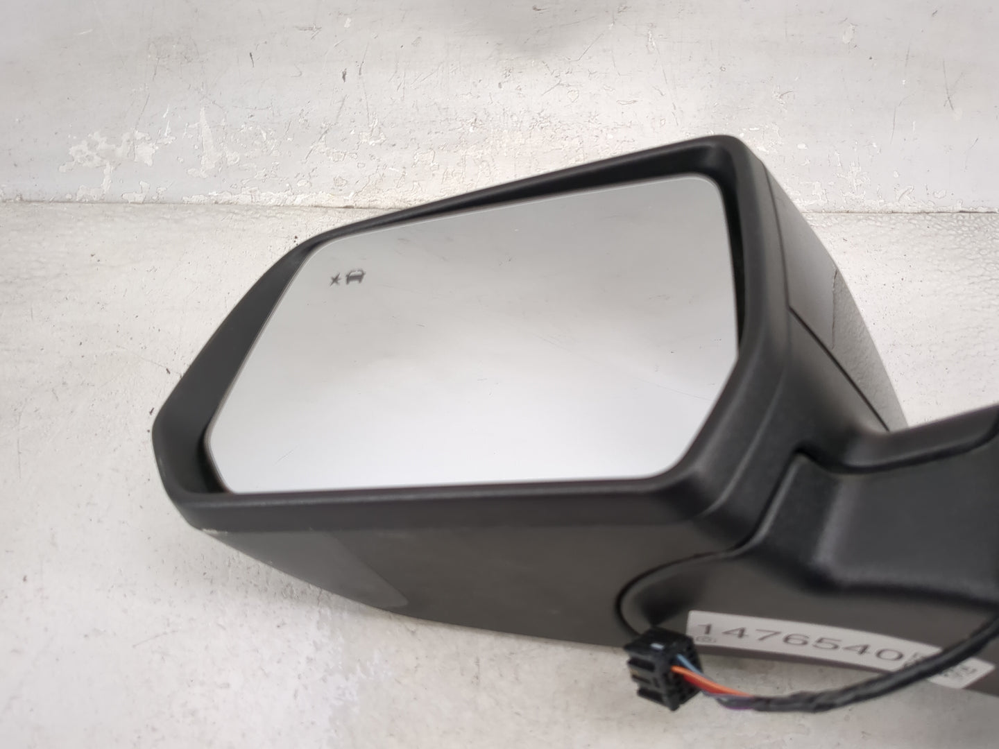 2021 Chevrolet Traverse Driver Side View Mirror - Left Door Mirror OEM Used - Oemusedautoparts1.com