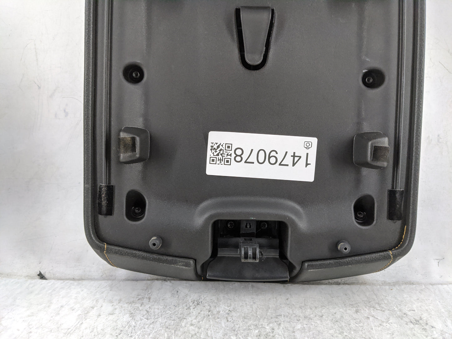 2018-2022 Chevrolet Traverse Center Console Armrest Cover Lid Fits Fits 2018 2019 2020 2021 2022 OEM Used Auto Parts - Oemus