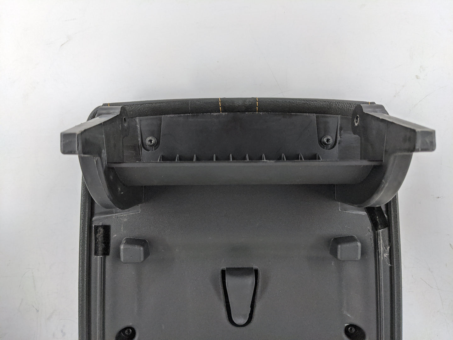 2018-2022 Chevrolet Traverse Center Console Armrest Cover Lid Fits Fits 2018 2019 2020 2021 2022 OEM Used Auto Parts - Oemus