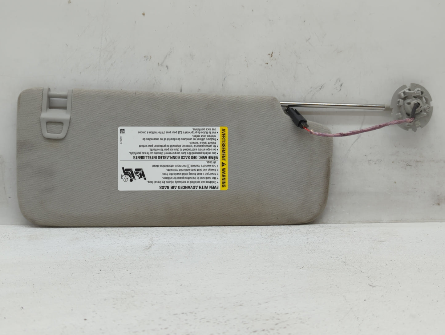 2018-2022 Chevrolet Traverse Sun Visor Shade Replacement Passenger Right Mirror Fits Fits 2018 2019 2020 2021 2022 OEM Used 