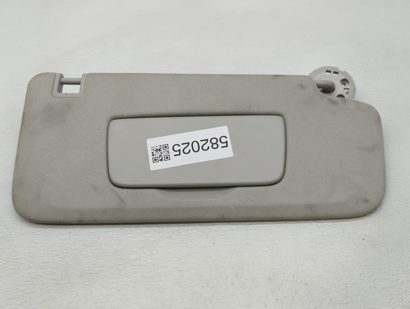 2018-2022 Chevrolet Traverse Sun Visor Shade Replacement Driver Left Mirror Fits Fits 2018 2019 2020 2021 2022 OEM Used Auto