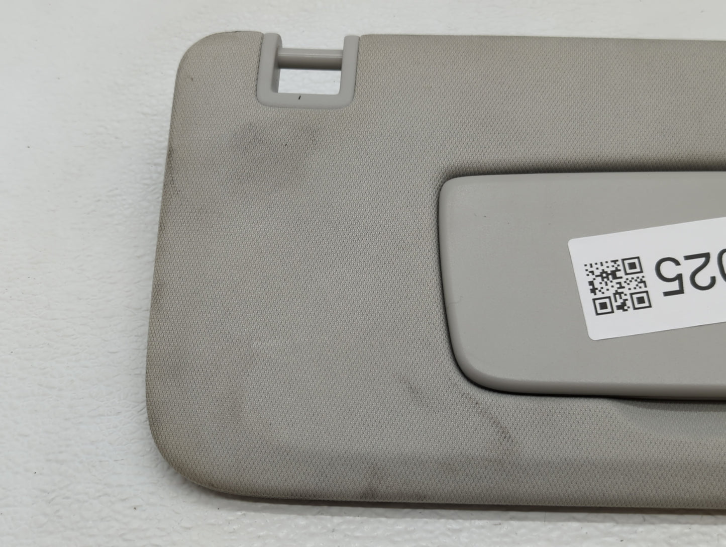 2018-2022 Chevrolet Traverse Sun Visor Shade Replacement Driver Left Mirror Fits Fits 2018 2019 2020 2021 2022 OEM Used Auto