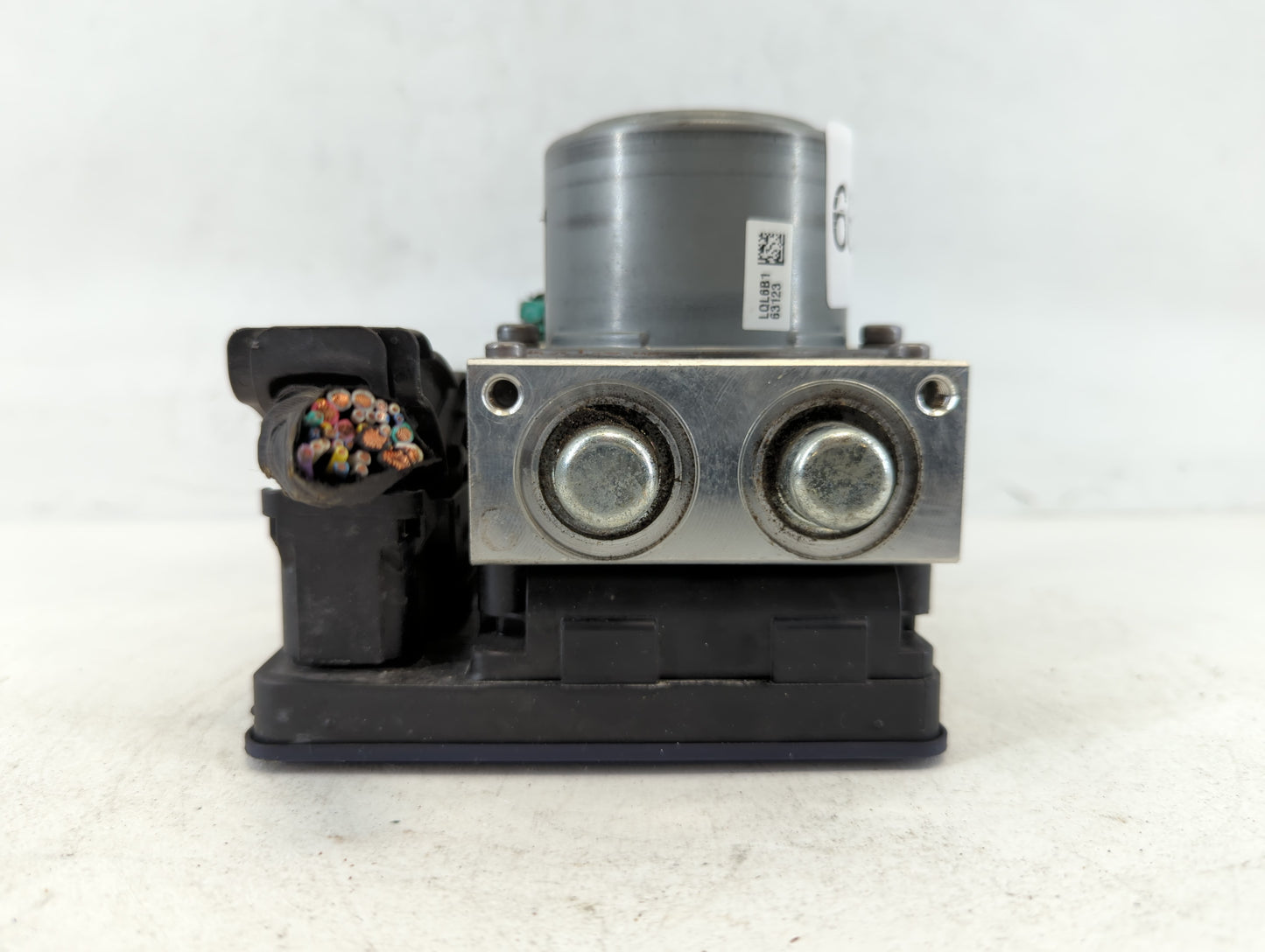 2019-2022 Chevrolet Traverse ABS Pump Control Module Replacement P/N:84728141 Fits Fits 2019 2020 2021 2022 OEM Used Auto Pa