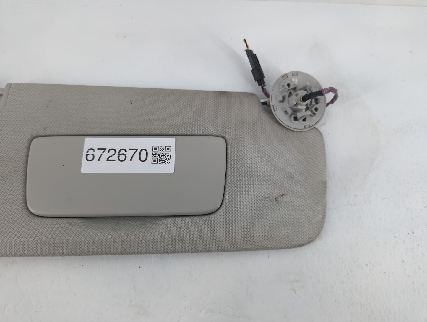 2018-2022 Chevrolet Traverse Sun Visor Shade Replacement Passenger Right Mirror Fits Fits 2018 2019 2020 2021 2022 OEM Used 