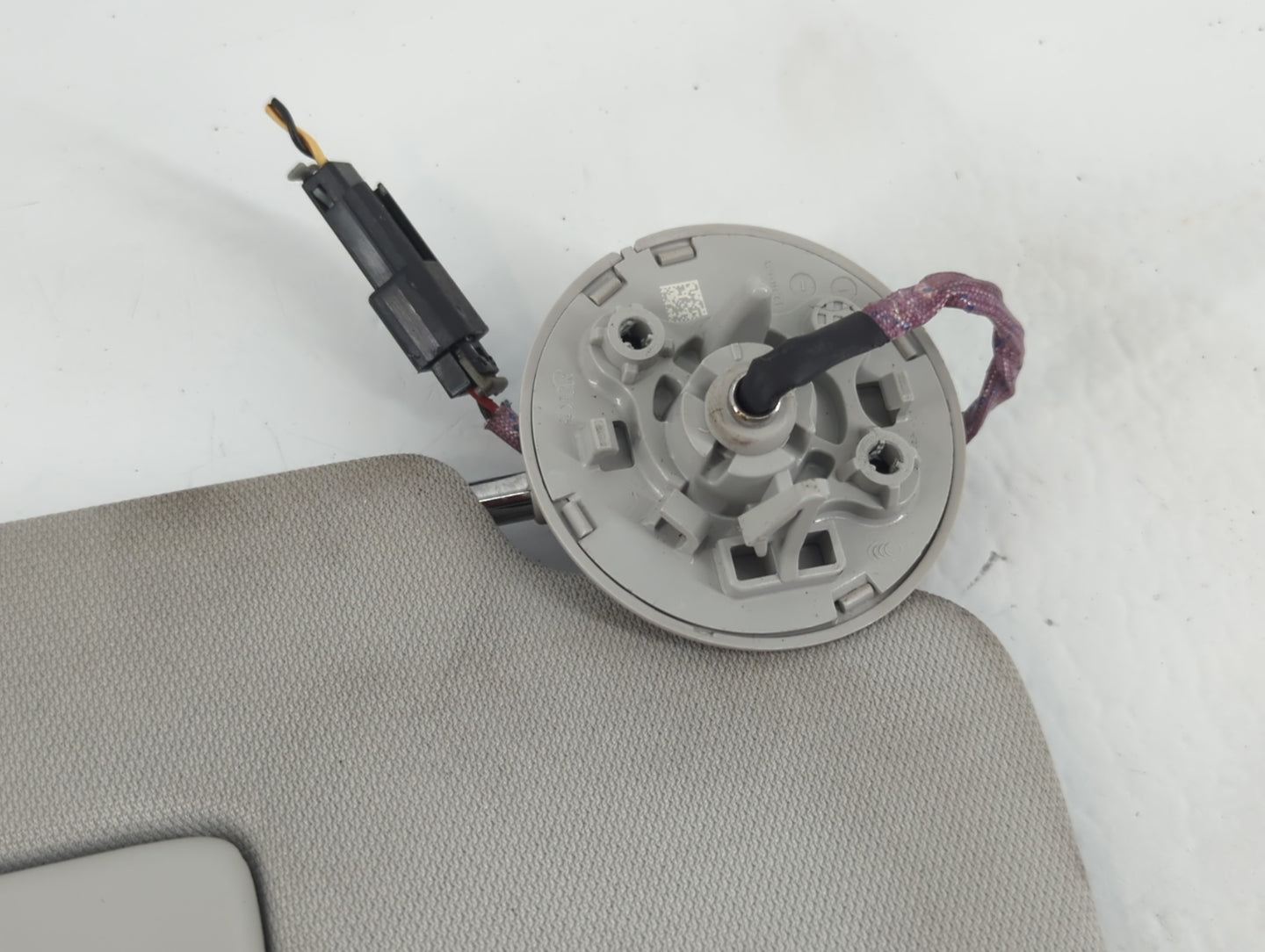 2018-2022 Chevrolet Traverse Sun Visor Shade Replacement Passenger Right Mirror Fits Fits 2018 2019 2020 2021 2022 OEM Used 