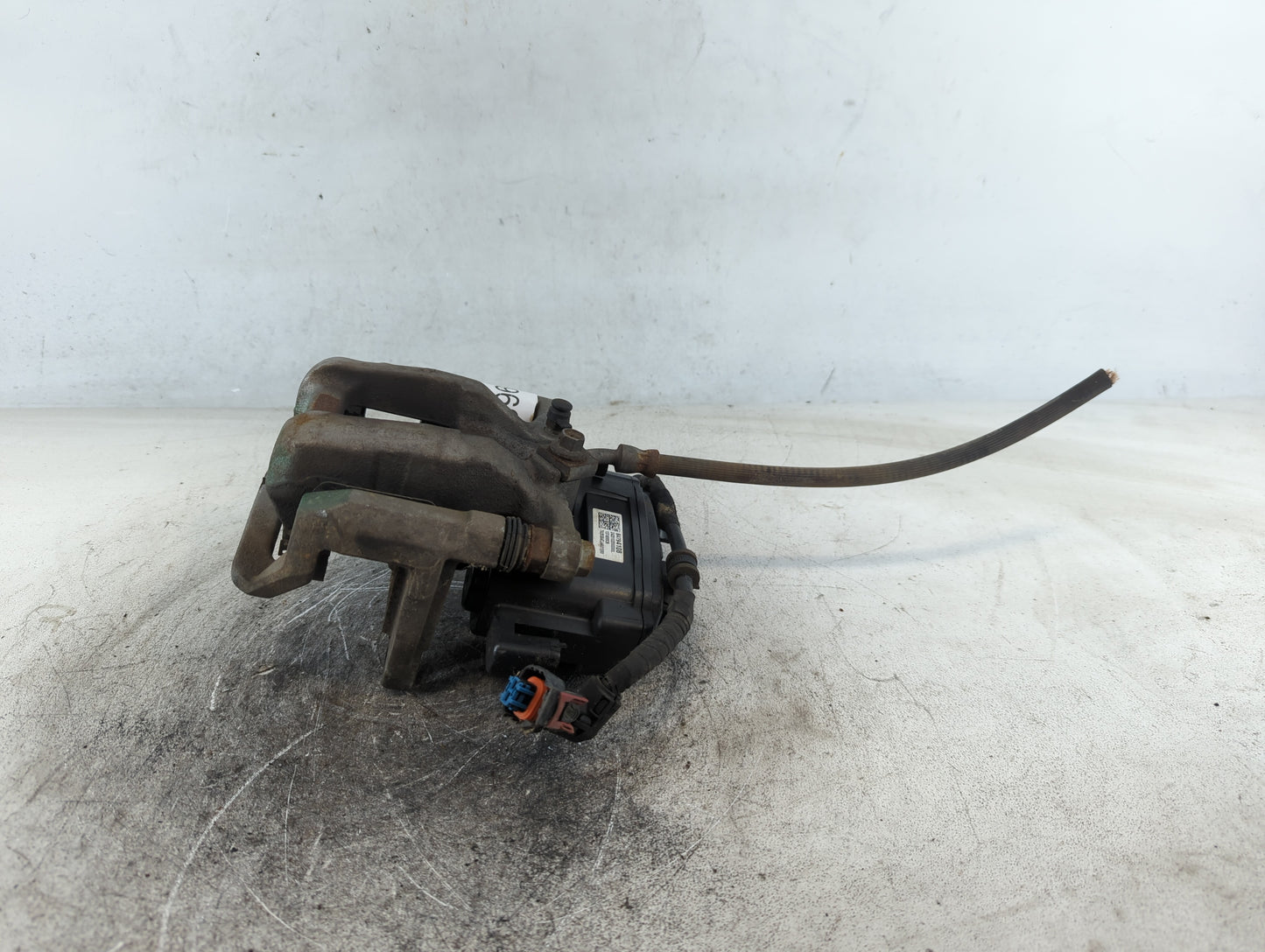 2018-2022 Chevrolet Traverse Front Driver Left Brake Caliper - Oemusedautoparts1.com