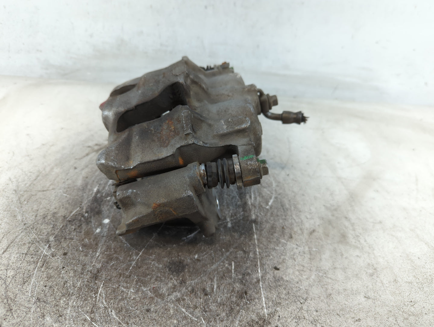 2021-2022 Chevrolet Traverse Front Passenger Right Brake Caliper - Oemusedautoparts1.com