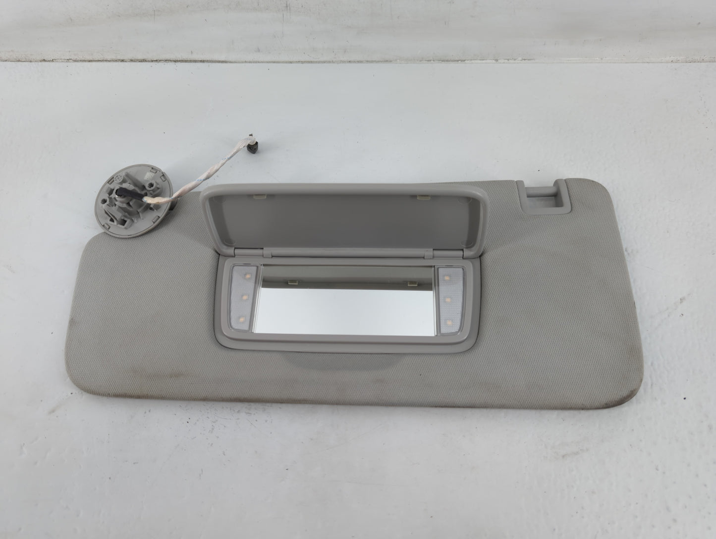 2018-2022 Chevrolet Traverse Sun Visor Shade Replacement Driver Left Mirror Fits Fits 2018 2019 2020 2021 2022 OEM Used Auto