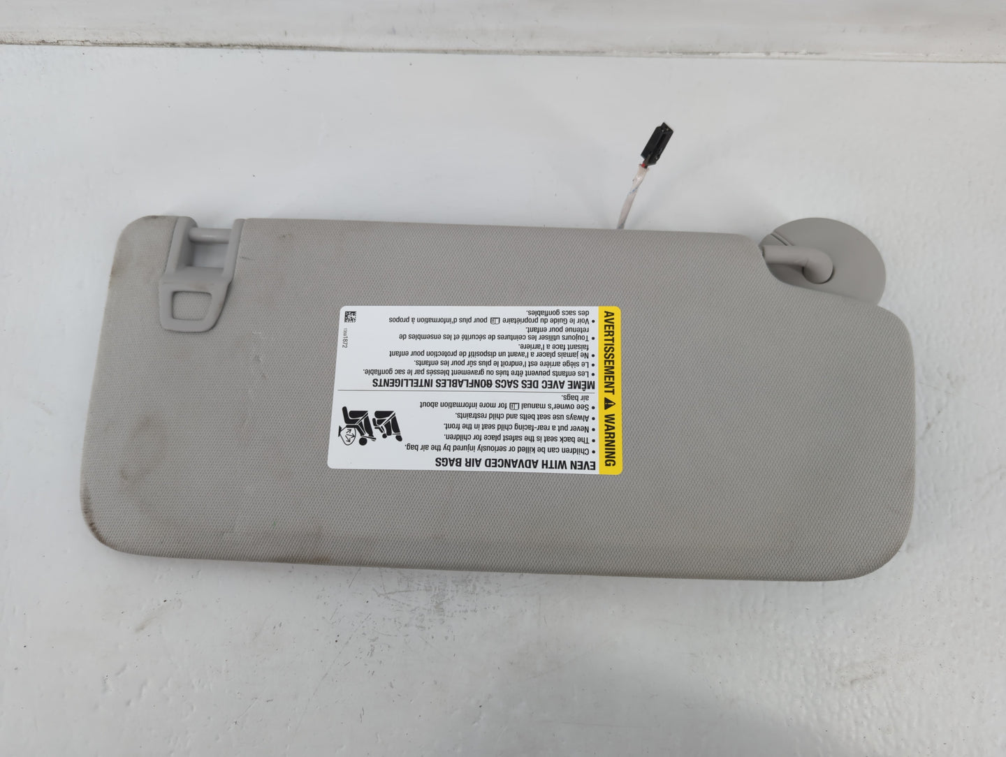 2018-2022 Chevrolet Traverse Sun Visor Shade Replacement Driver Left Mirror Fits Fits 2018 2019 2020 2021 2022 OEM Used Auto