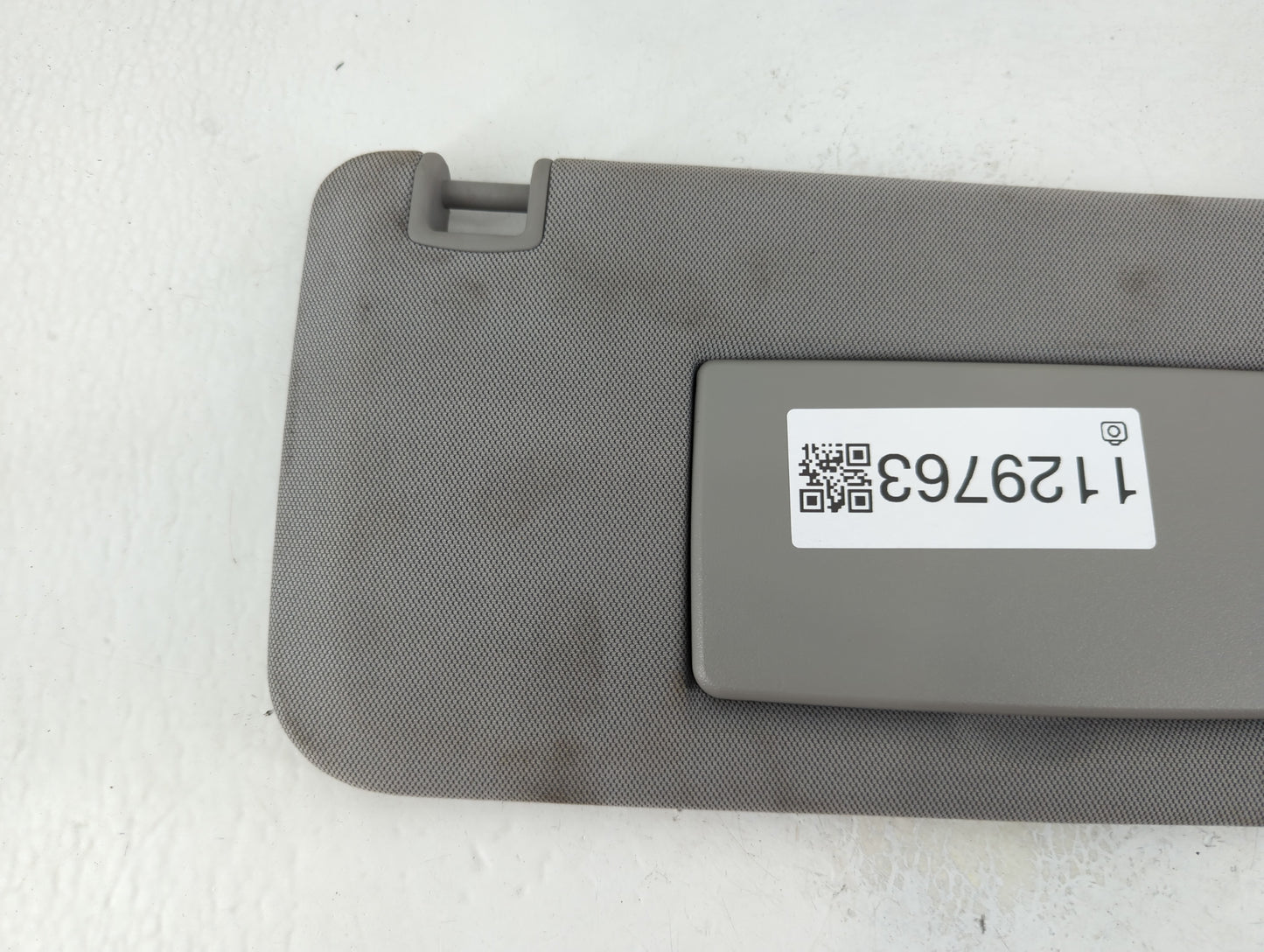 2017-2021 Chevrolet Trax Sun Visor Shade Replacement Passenger Right Mirror Fits Fits 2017 2018 2019 2020 2021 OEM Used Auto