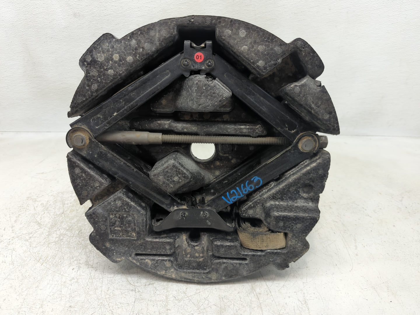 2021 Chevrolet Trax Spare Scissor Car Jack 1157468 - Oemusedautoparts1.com