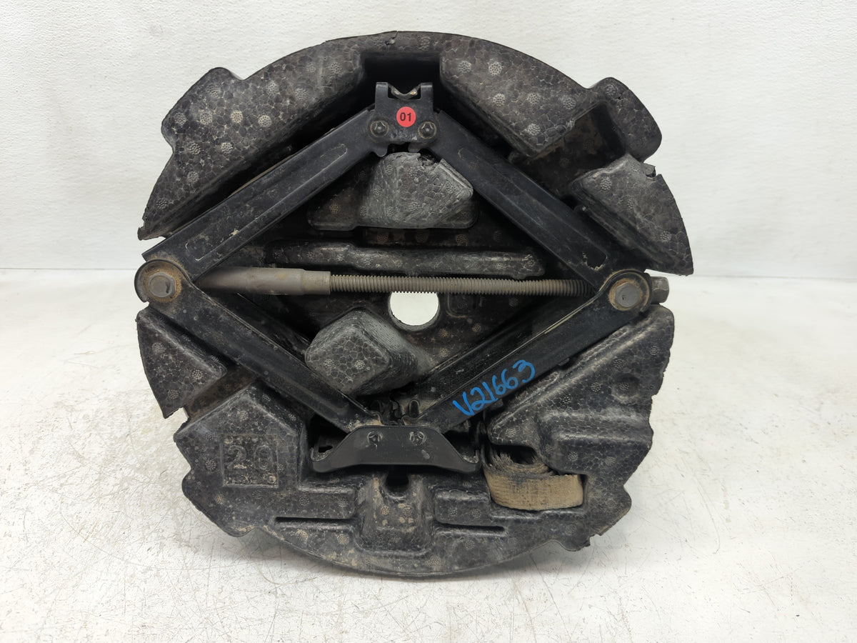 2021 Chevrolet Trax Spare Scissor Car Jack 1157468 - Oemusedautoparts1.com