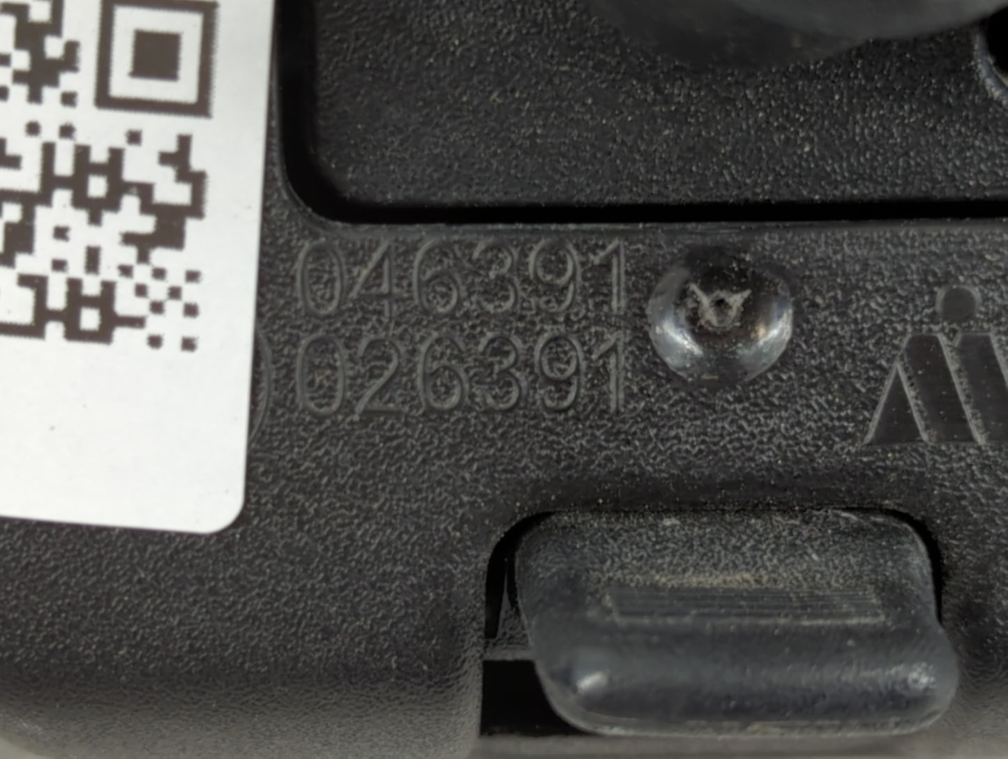 2013-2021 Chevrolet Trax Interior Rear View Mirror Replacement OEM P/N:026391 046391 Fits OEM Used Auto Parts - Oemusedautop