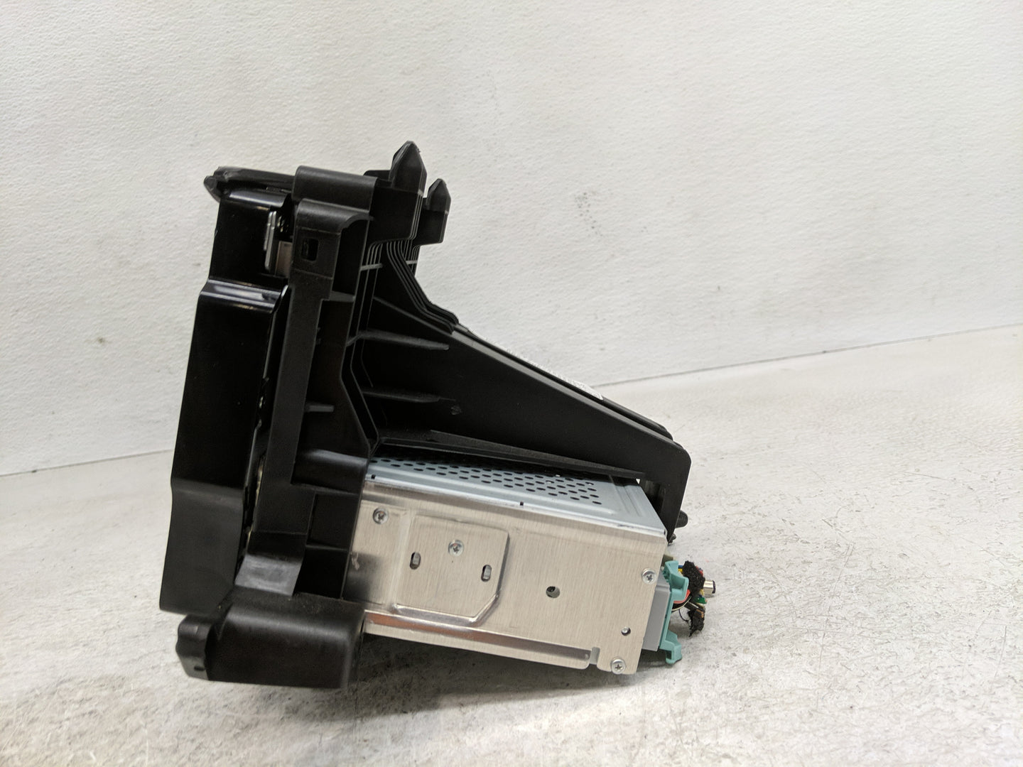 2021 Chevrolet Trax Radio AM FM Cd Player Receiver Replacement P/N:84799510 Fits OEM Used Auto Parts - Oemusedautoparts1.com