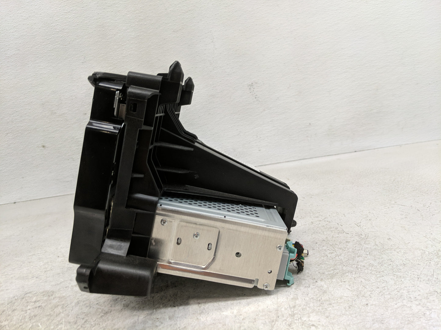 2021 Chevrolet Trax Radio AM FM Cd Player Receiver Replacement P/N:84799510 Fits OEM Used Auto Parts - Oemusedautoparts1.com