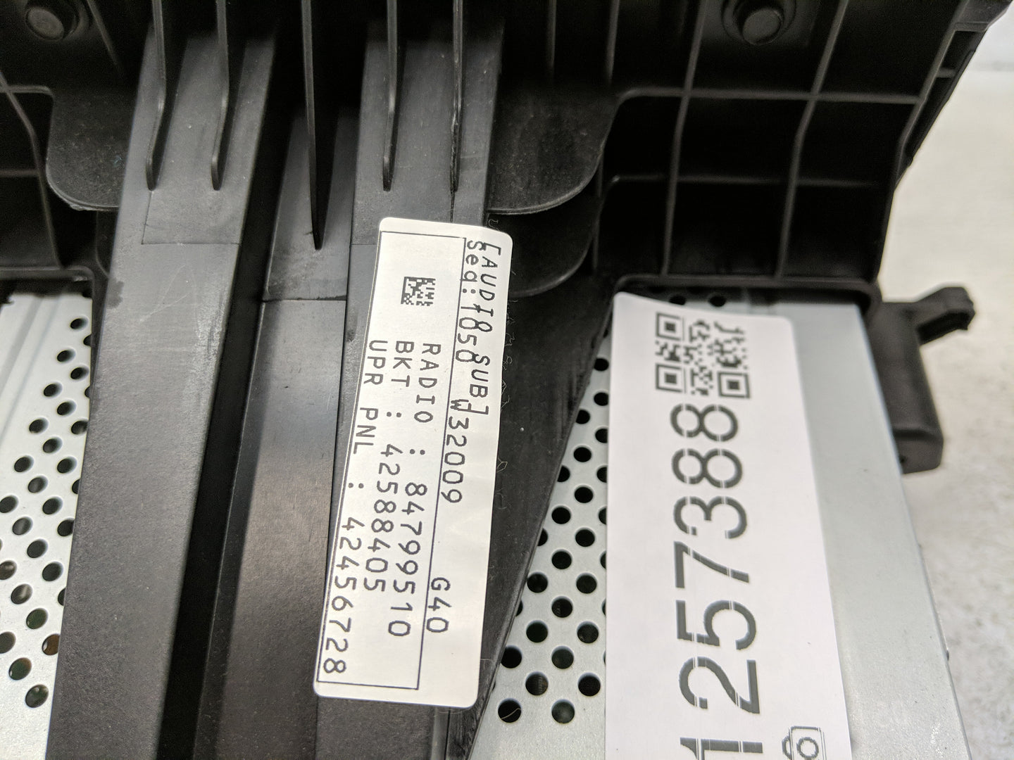 2021 Chevrolet Trax Radio AM FM Cd Player Receiver Replacement P/N:84799510 Fits OEM Used Auto Parts - Oemusedautoparts1.com