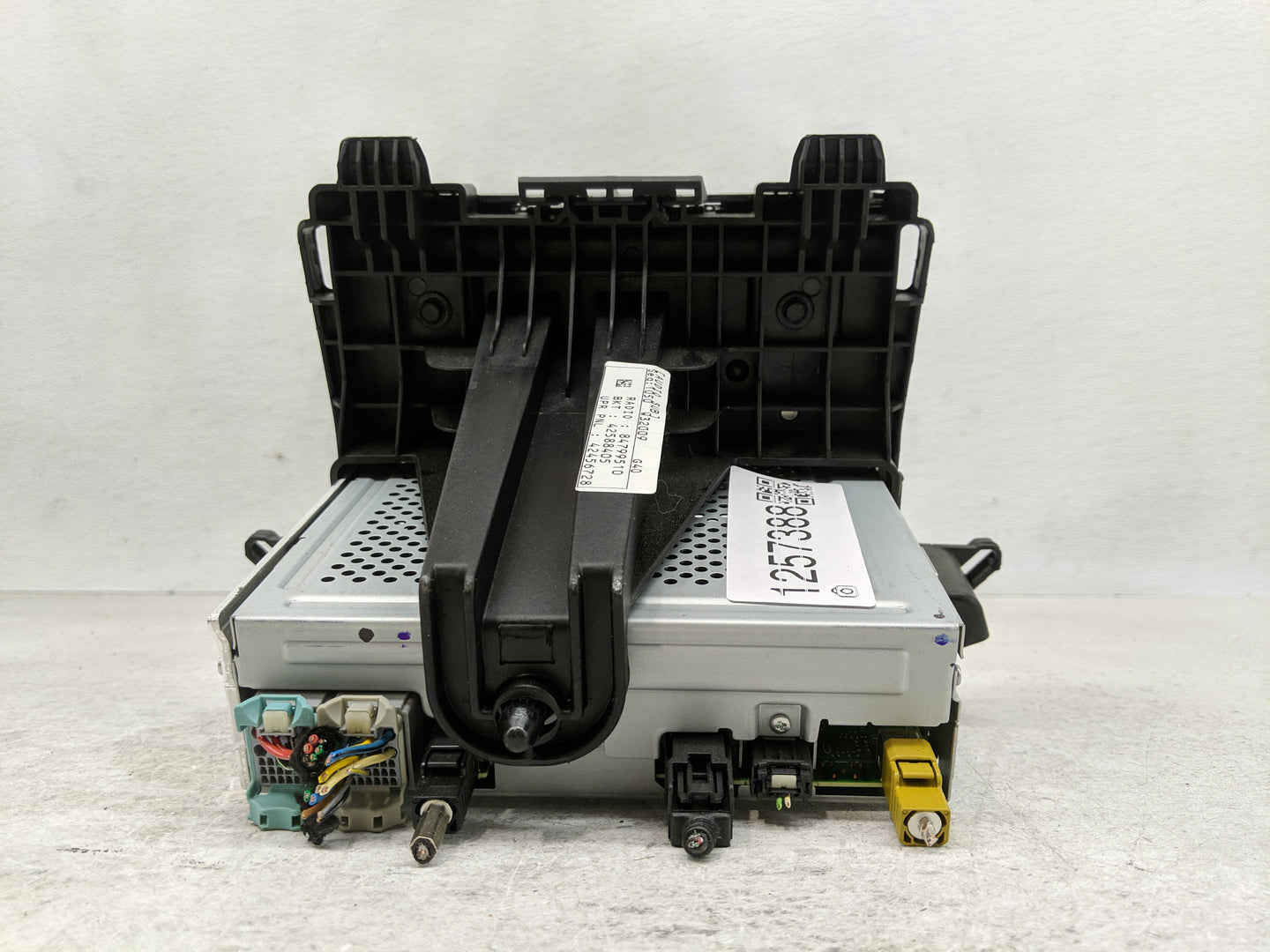2021 Chevrolet Trax Radio AM FM Cd Player Receiver Replacement P/N:84799510 Fits OEM Used Auto Parts - Oemusedautoparts1.com