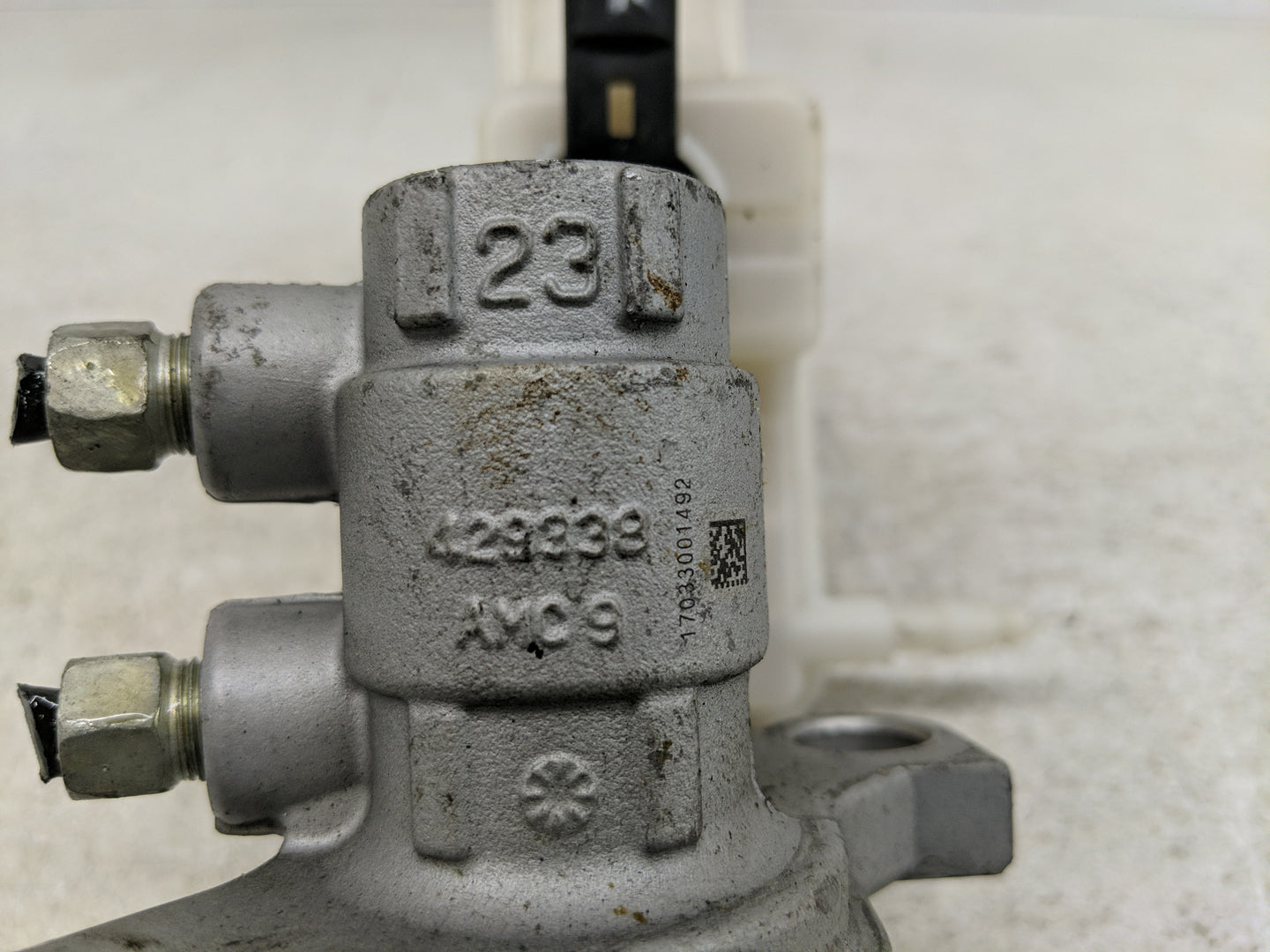 2013-2021 Chevrolet Trax Brake Master Cylinder 1276207 - Oemusedautoparts1.com