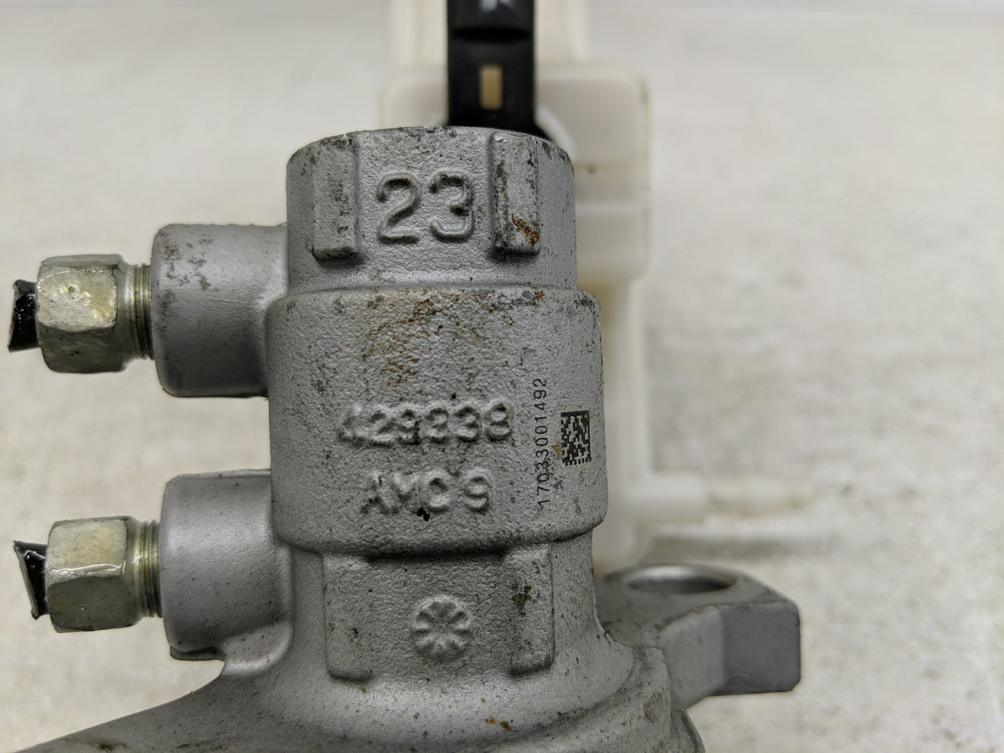 2013-2021 Chevrolet Trax Brake Master Cylinder 1276207 - Oemusedautoparts1.com