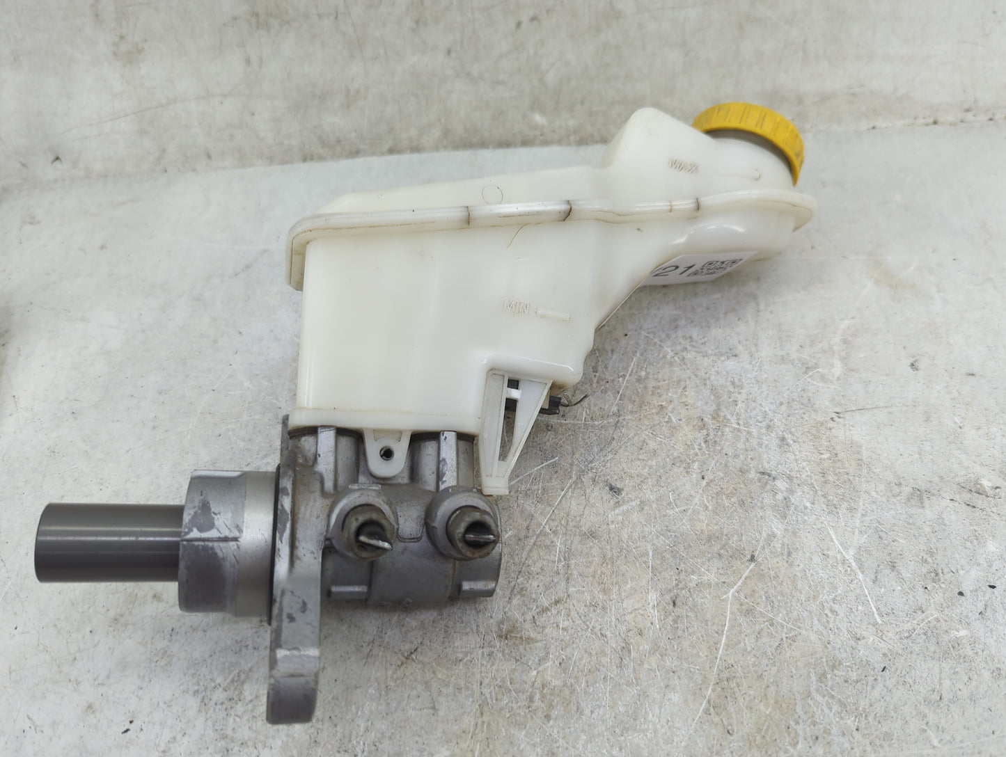 2013-2021 Chevrolet Trax Brake Master Cylinder 1466721 - Oemusedautoparts1.com