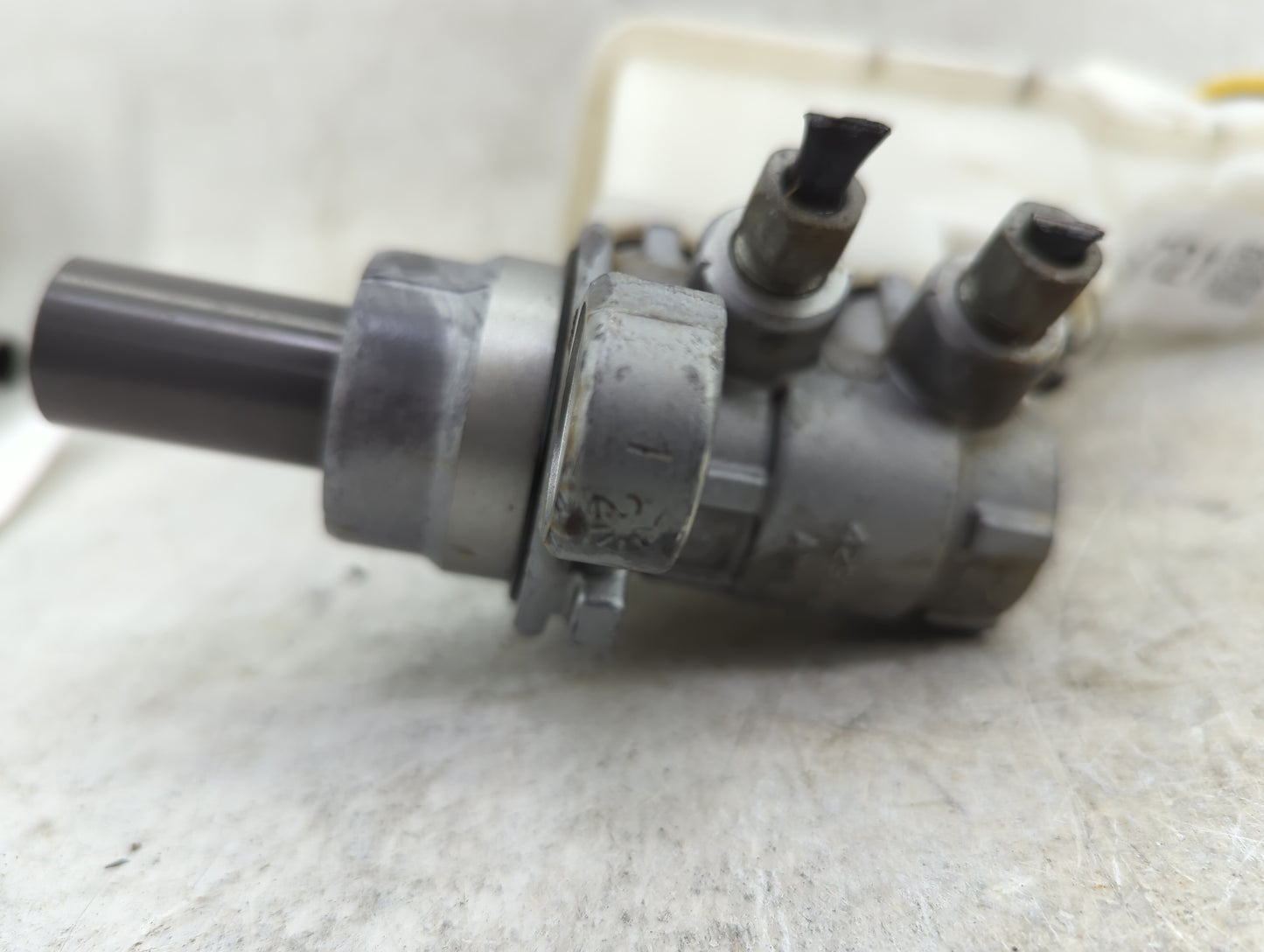 2013-2021 Chevrolet Trax Brake Master Cylinder 1466721 - Oemusedautoparts1.com