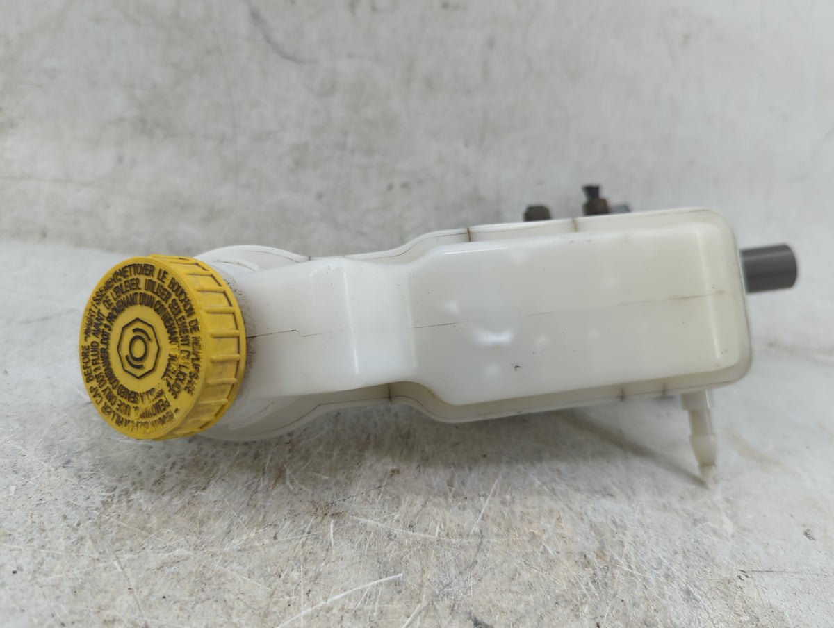 2013-2021 Chevrolet Trax Brake Master Cylinder 1466721 - Oemusedautoparts1.com
