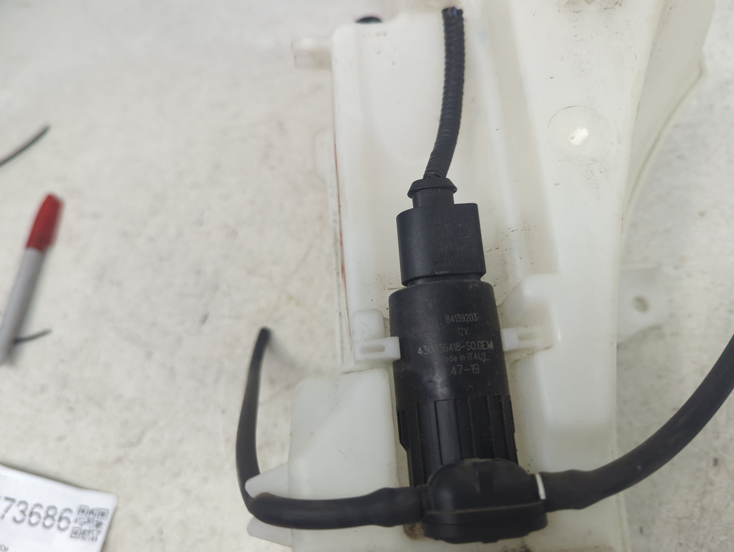 2015-2021 Chevrolet Trax Windshield Washer Fluid Reservoir Bottle Oem 1473686 - Oemusedautoparts1.com