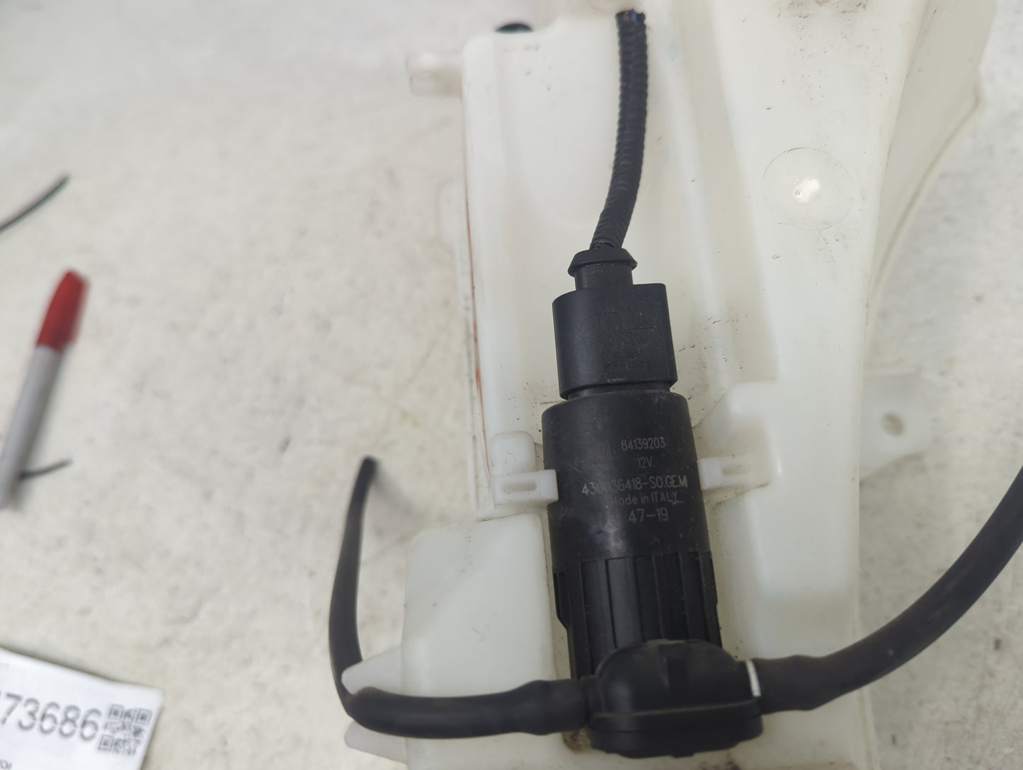 2015-2021 Chevrolet Trax Windshield Washer Fluid Reservoir Bottle Oem 1473686 - Oemusedautoparts1.com