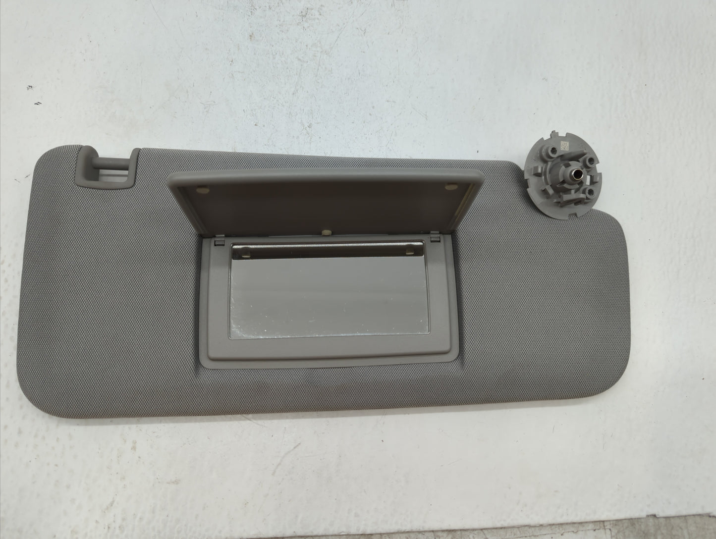 2017-2018 Chevrolet Trax Sun Visor Shade Replacement Passenger Right Mirror Fits Fits 2017 2018 OEM Used Auto Parts - Oemuse