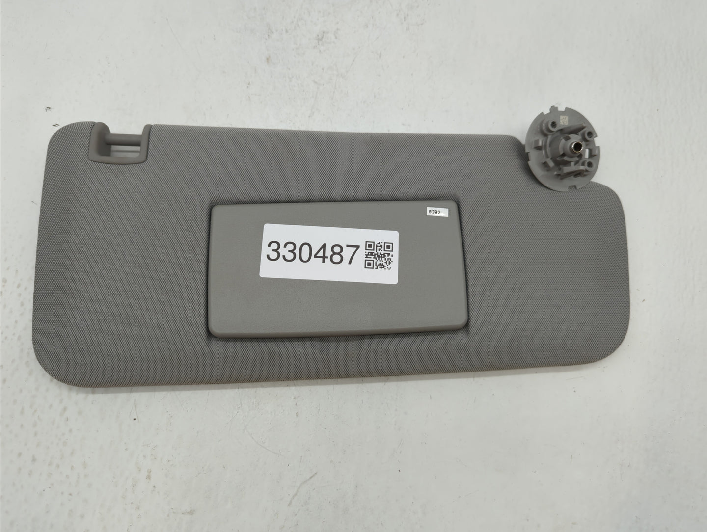 2017-2018 Chevrolet Trax Sun Visor Shade Replacement Passenger Right Mirror Fits Fits 2017 2018 OEM Used Auto Parts - Oemuse