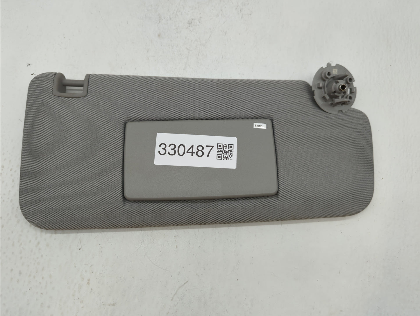 2017-2018 Chevrolet Trax Sun Visor Shade Replacement Passenger Right Mirror Fits Fits 2017 2018 OEM Used Auto Parts - Oemuse