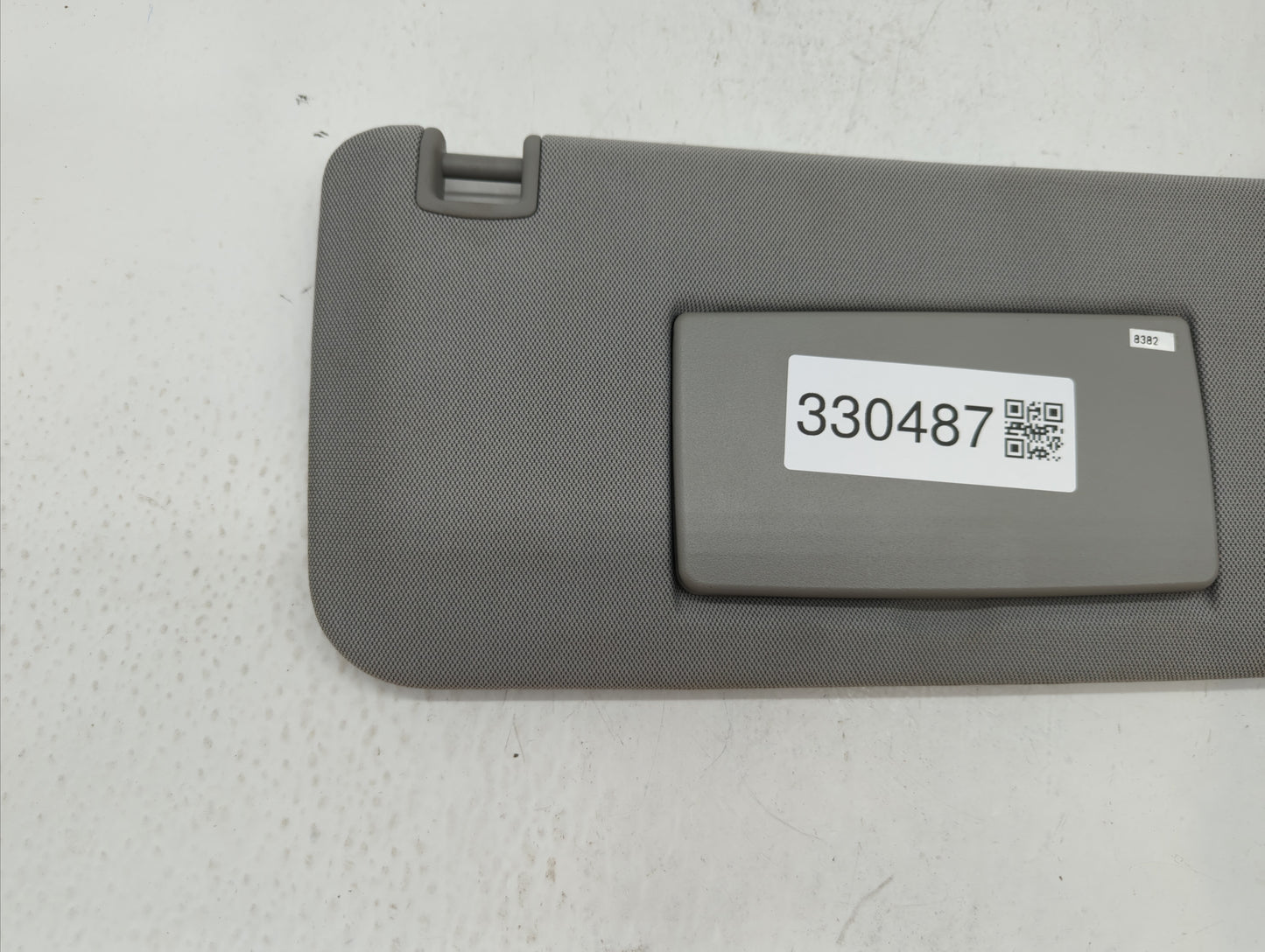 2017-2018 Chevrolet Trax Sun Visor Shade Replacement Passenger Right Mirror Fits Fits 2017 2018 OEM Used Auto Parts - Oemuse