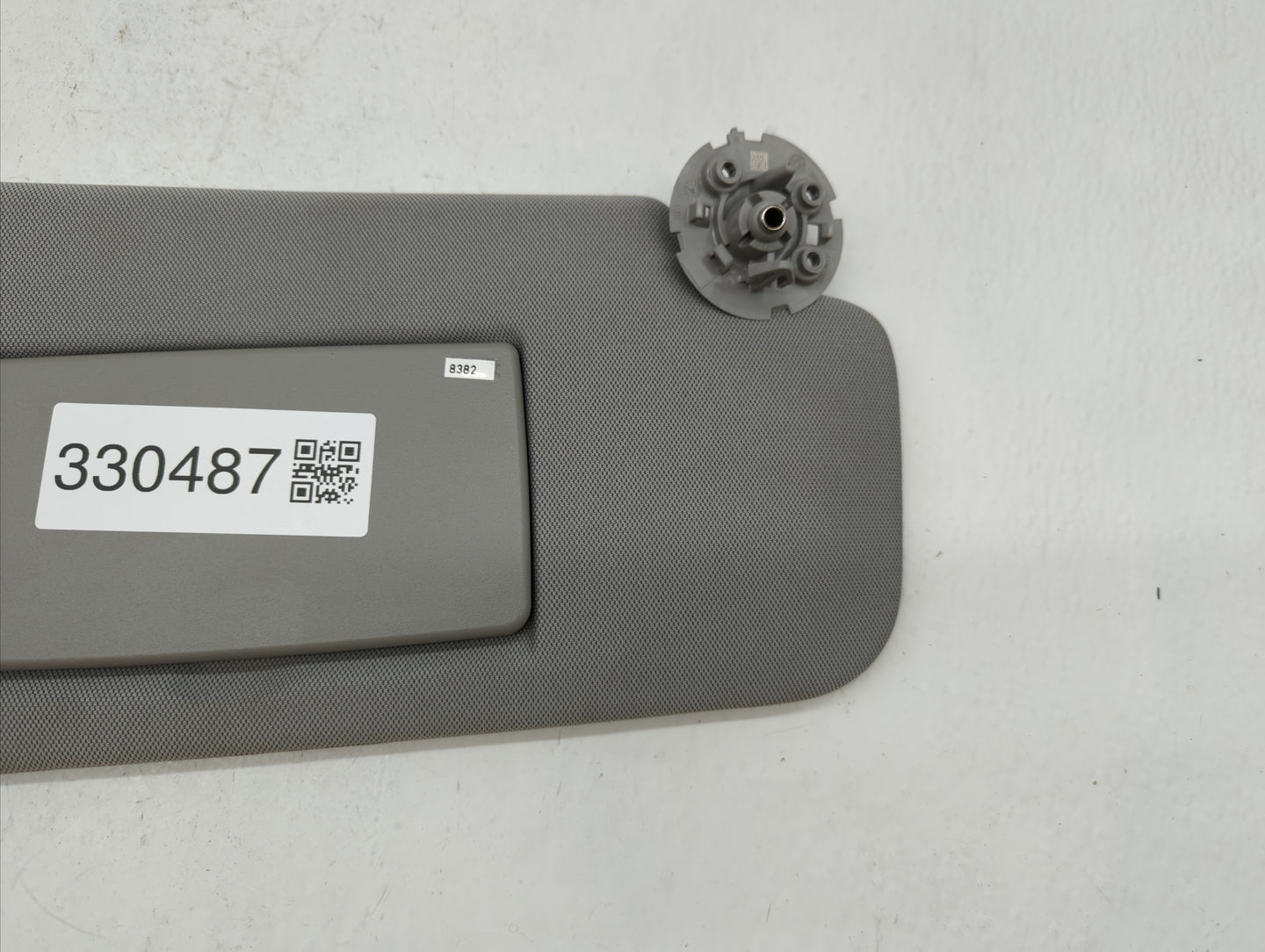 2017-2018 Chevrolet Trax Sun Visor Shade Replacement Passenger Right Mirror Fits Fits 2017 2018 OEM Used Auto Parts - Oemuse