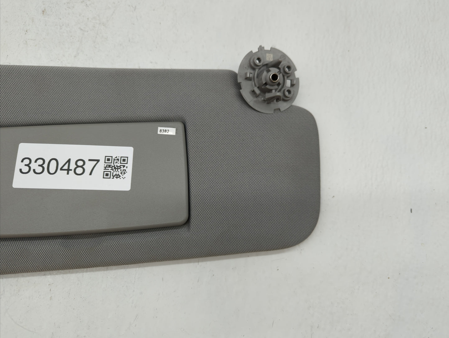 2017-2018 Chevrolet Trax Sun Visor Shade Replacement Passenger Right Mirror Fits Fits 2017 2018 OEM Used Auto Parts - Oemuse