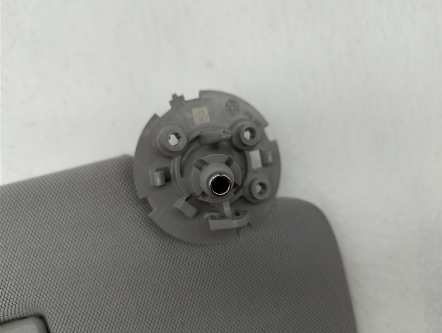 2017-2018 Chevrolet Trax Sun Visor Shade Replacement Passenger Right Mirror Fits Fits 2017 2018 OEM Used Auto Parts - Oemuse