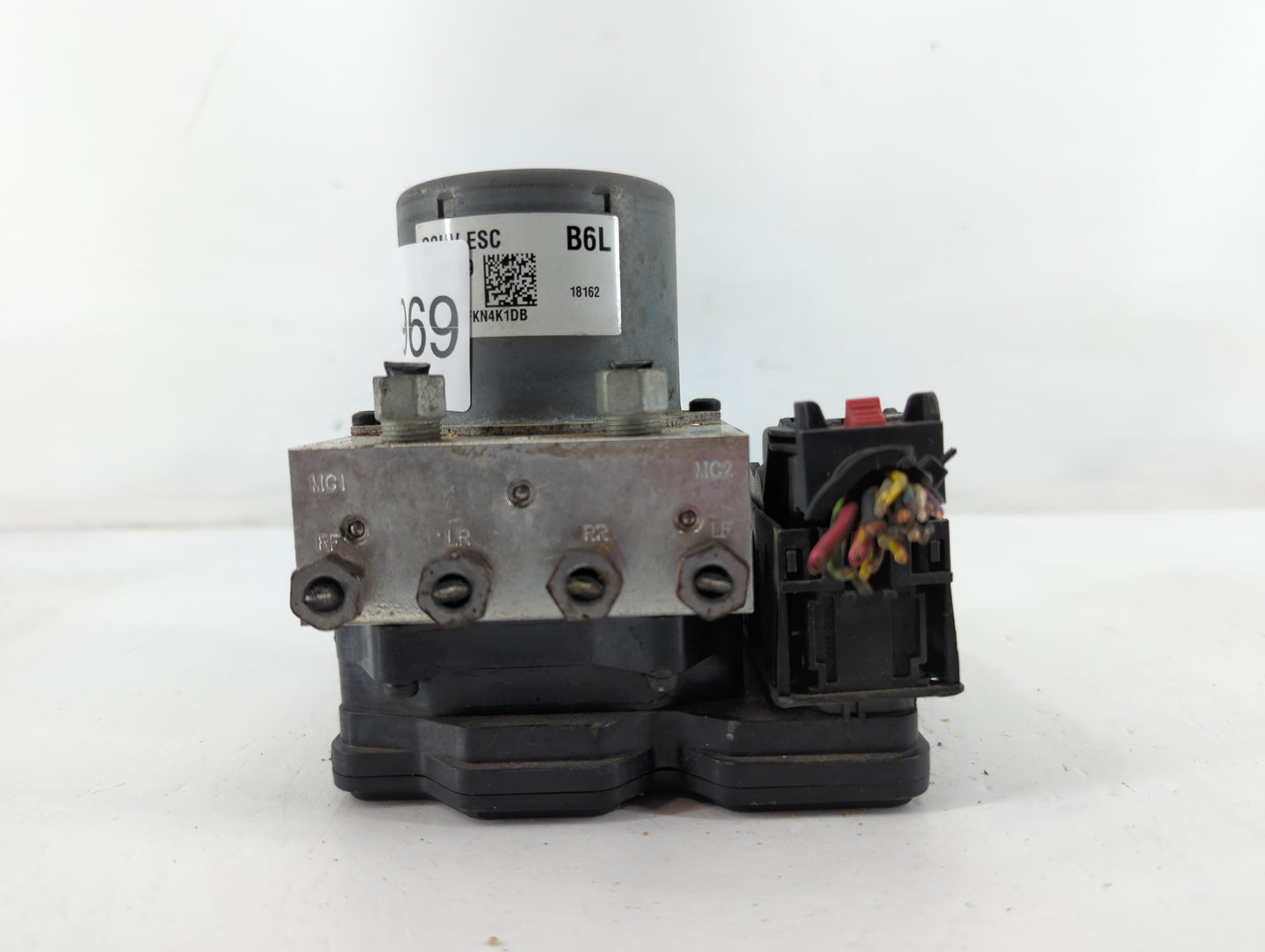 2017-2021 Chevrolet Trax ABS Pump Control Module Replacement P/N:42643519 Fits Fits 2017 2018 2019 2020 2021 OEM Used Auto P