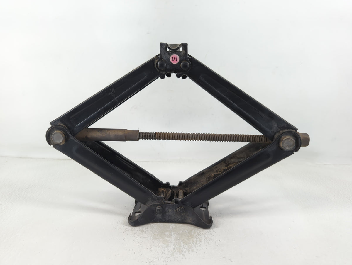 2021 Chevrolet Trax Spare Scissor Car Jack 748782 - Oemusedautoparts1.com