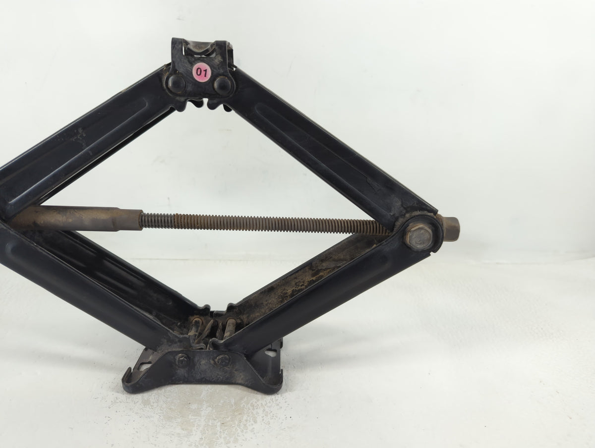 2021 Chevrolet Trax Spare Scissor Car Jack 748782 - Oemusedautoparts1.com